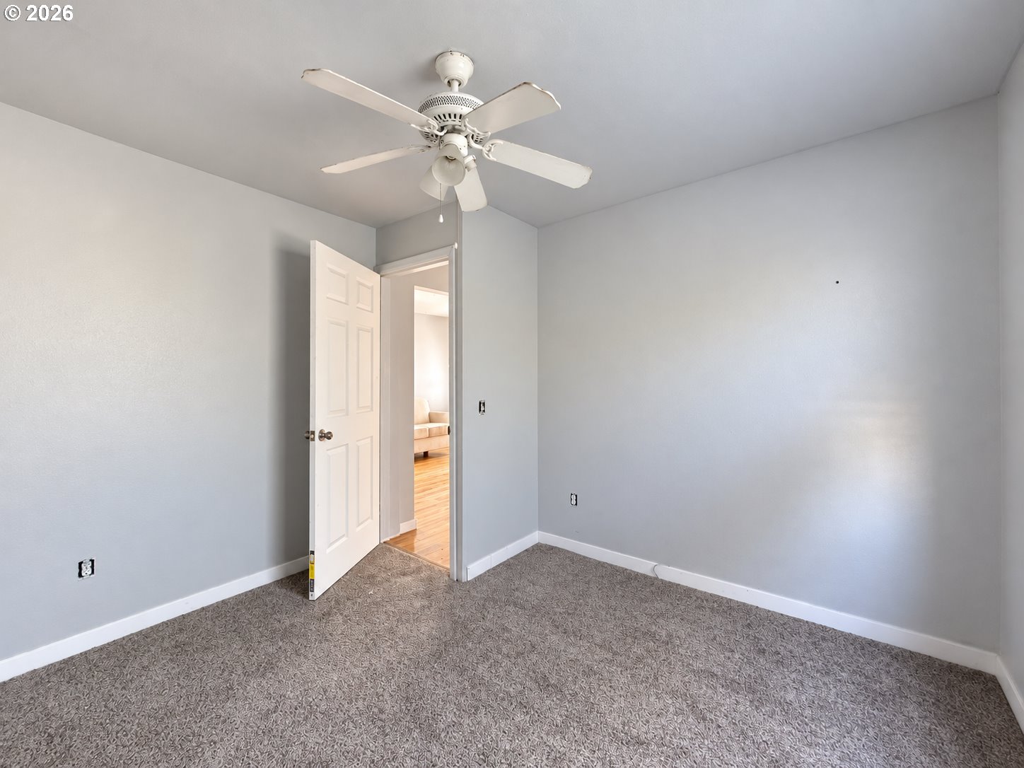 1062 NW WARRENTON DR
