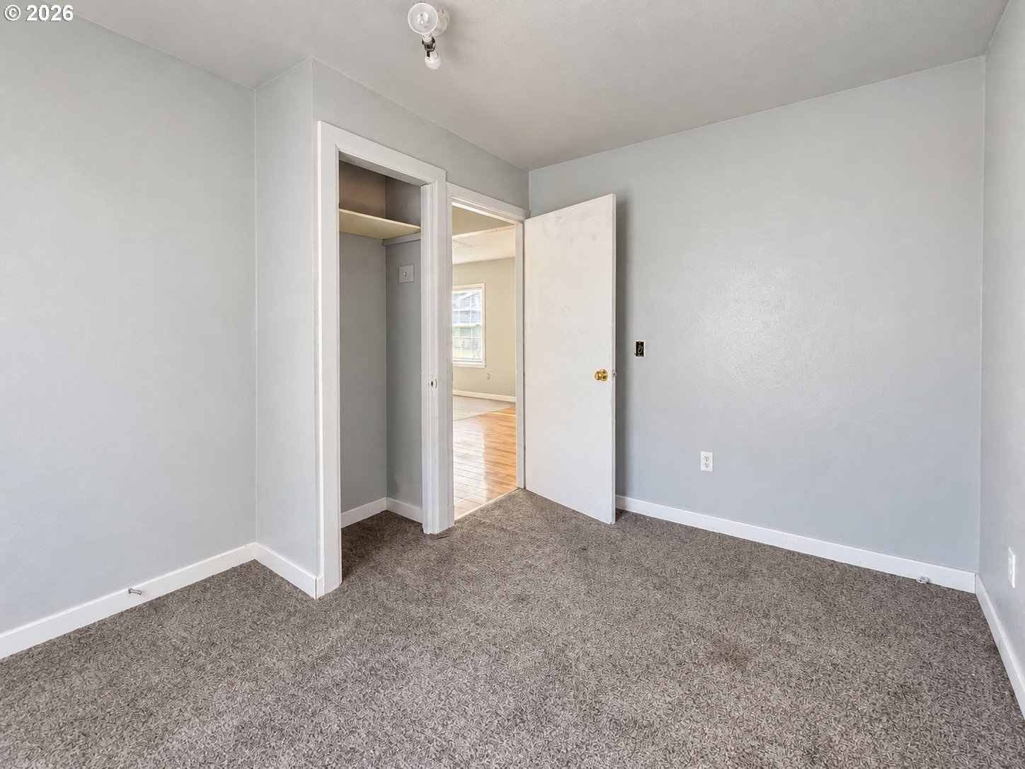 1062 NW WARRENTON DR