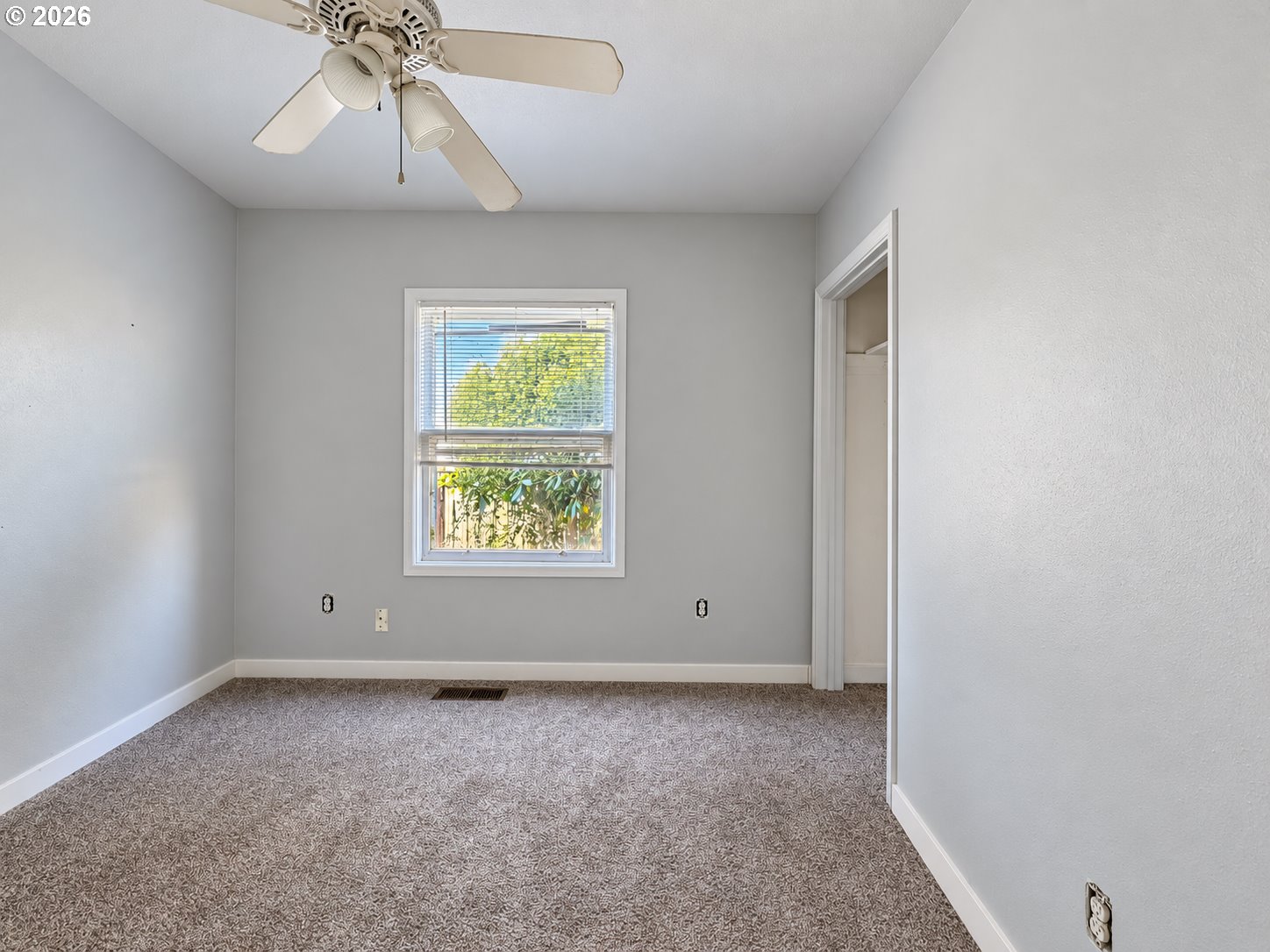 1062 NW WARRENTON DR