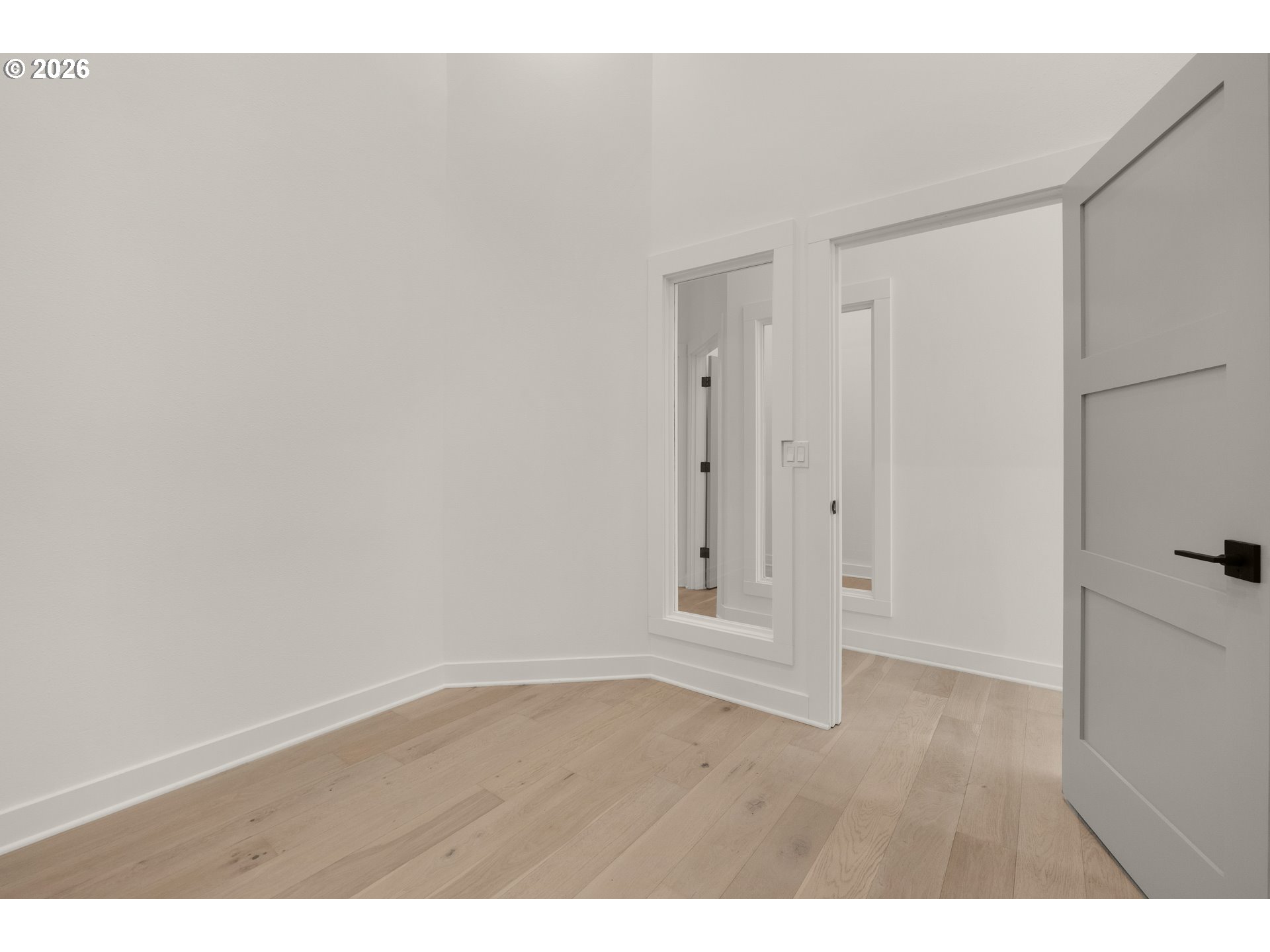 137 S MAIN AVE