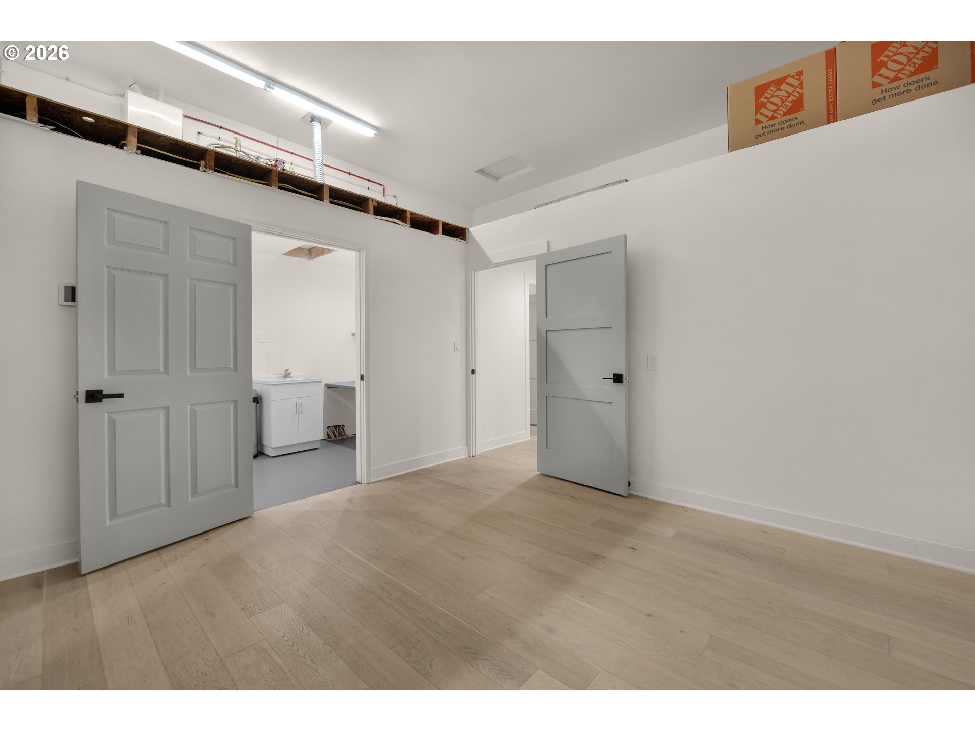 137 S MAIN AVE