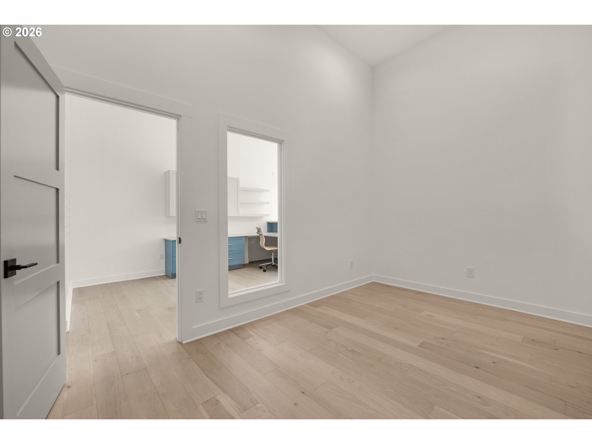 137 S MAIN AVE