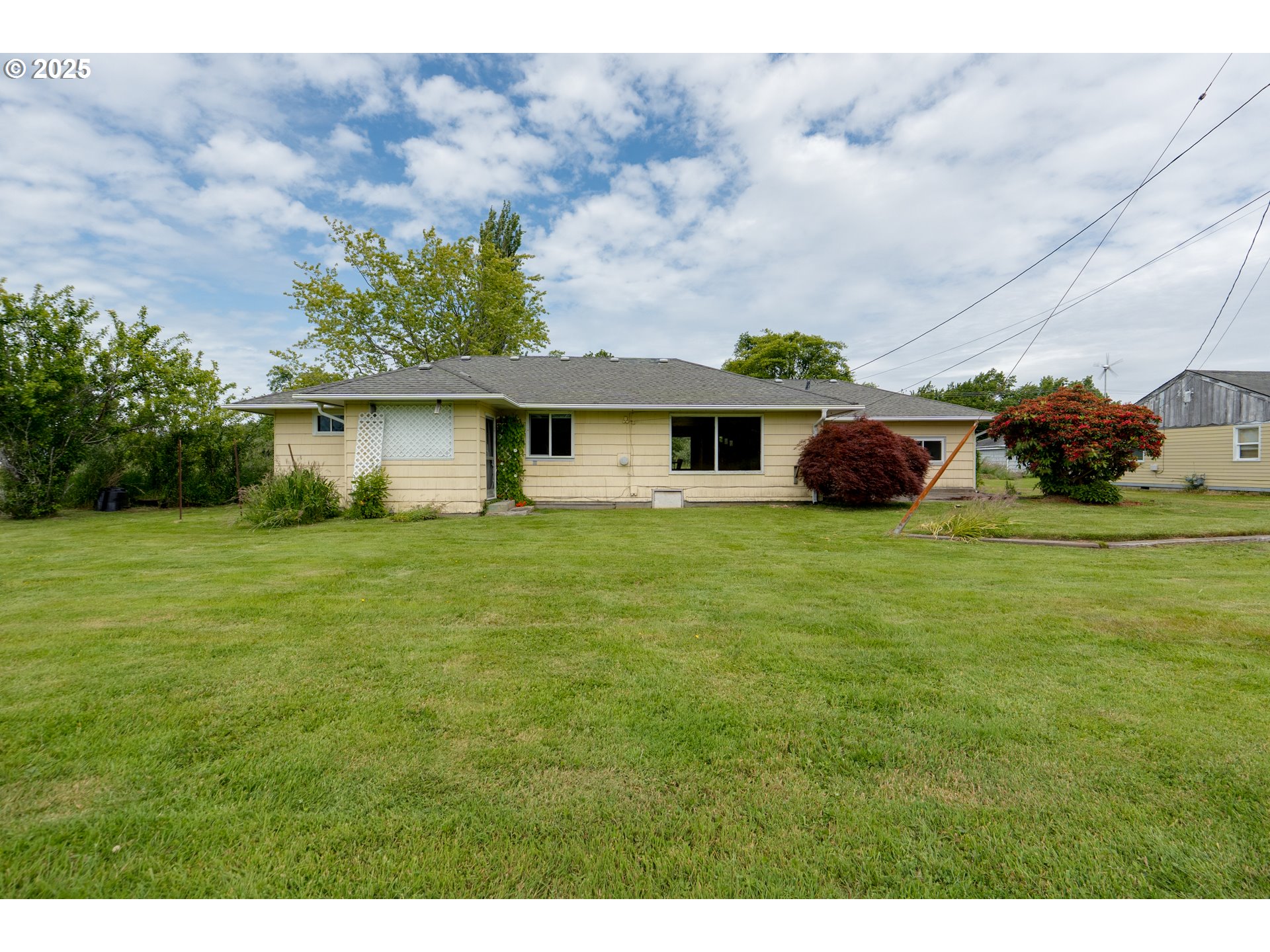 1070 E HARBOR DR