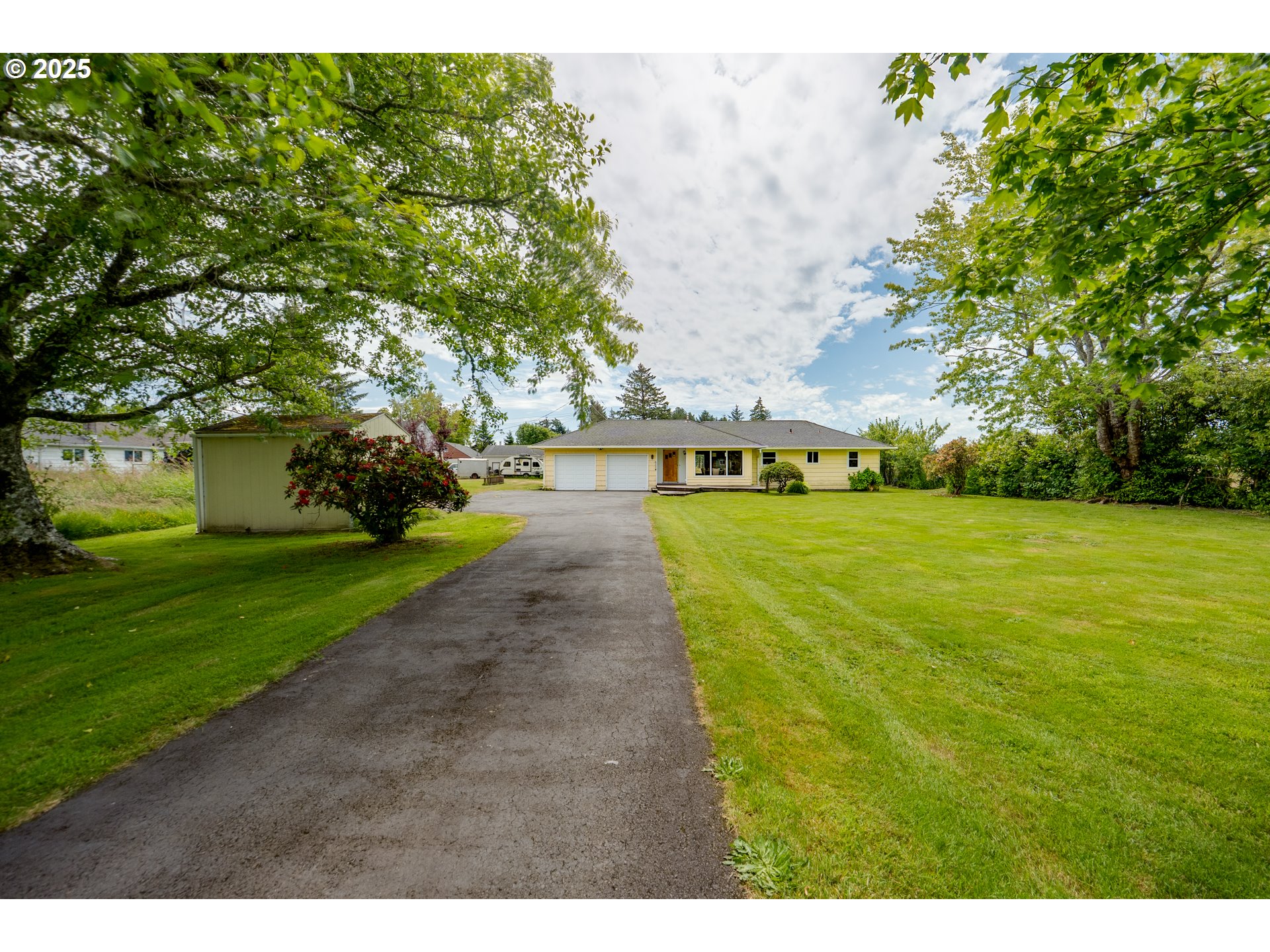 1070 E HARBOR DR