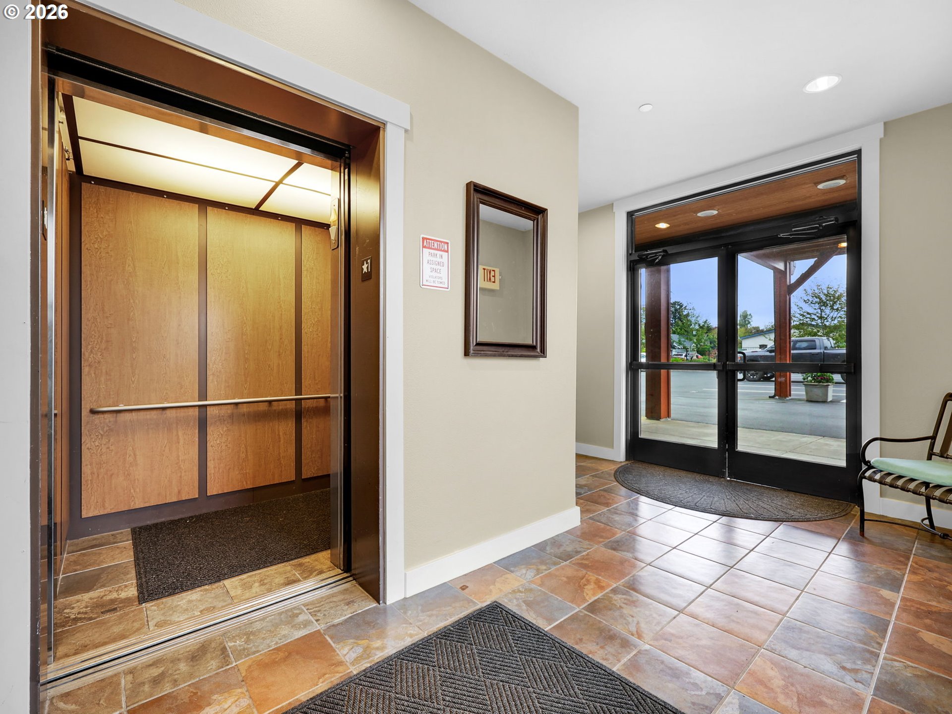 1000 N HOLLADAY DR 304