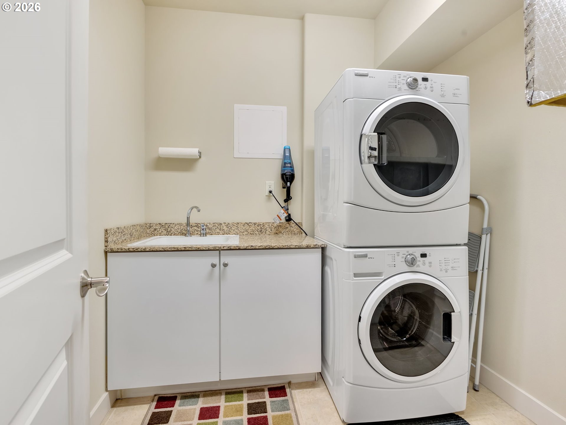 1000 N HOLLADAY DR 304