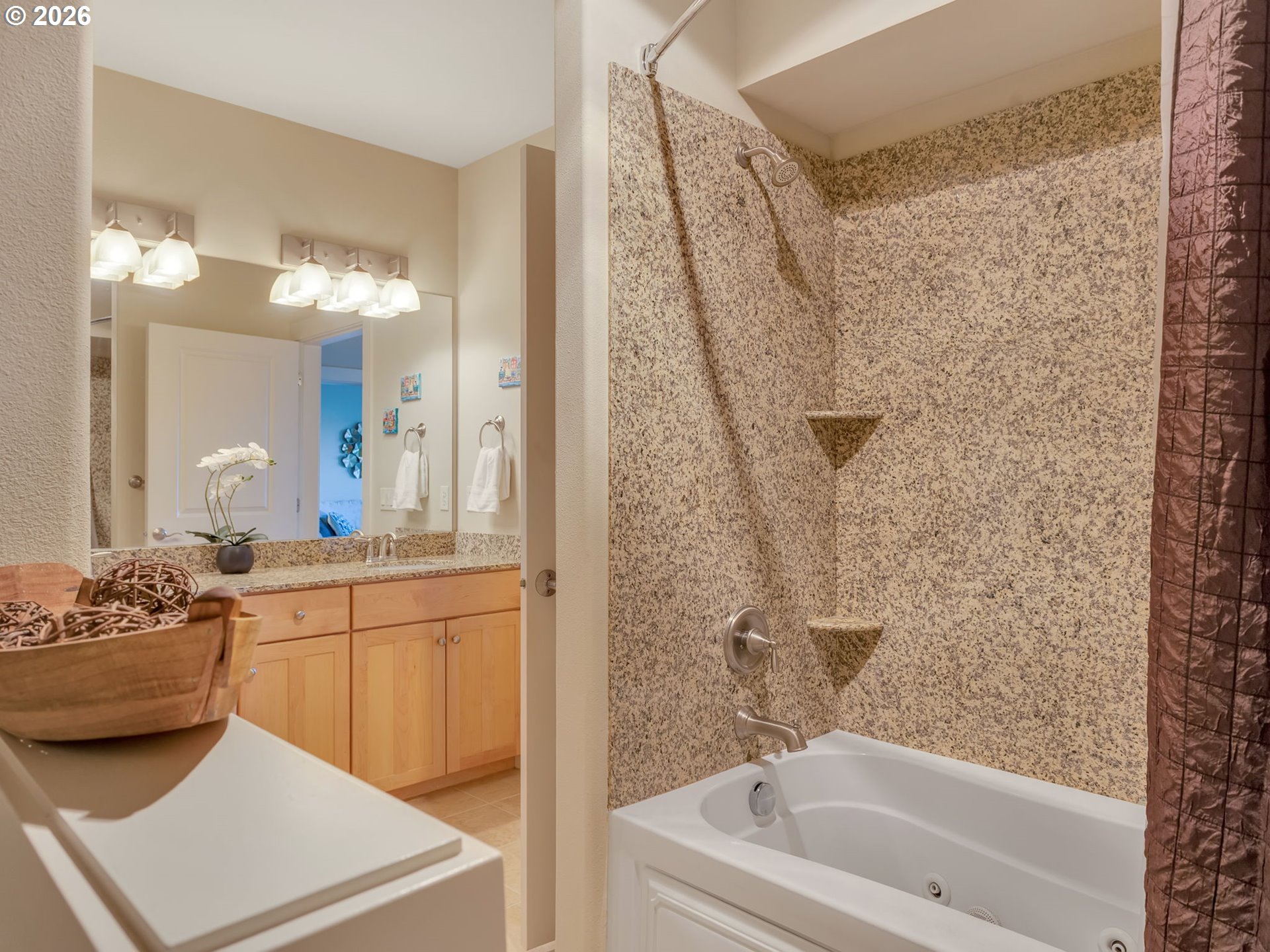 1000 N HOLLADAY DR 304