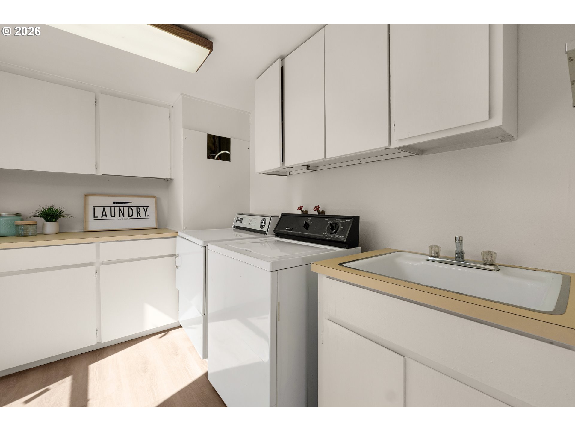 259 4TH AVE