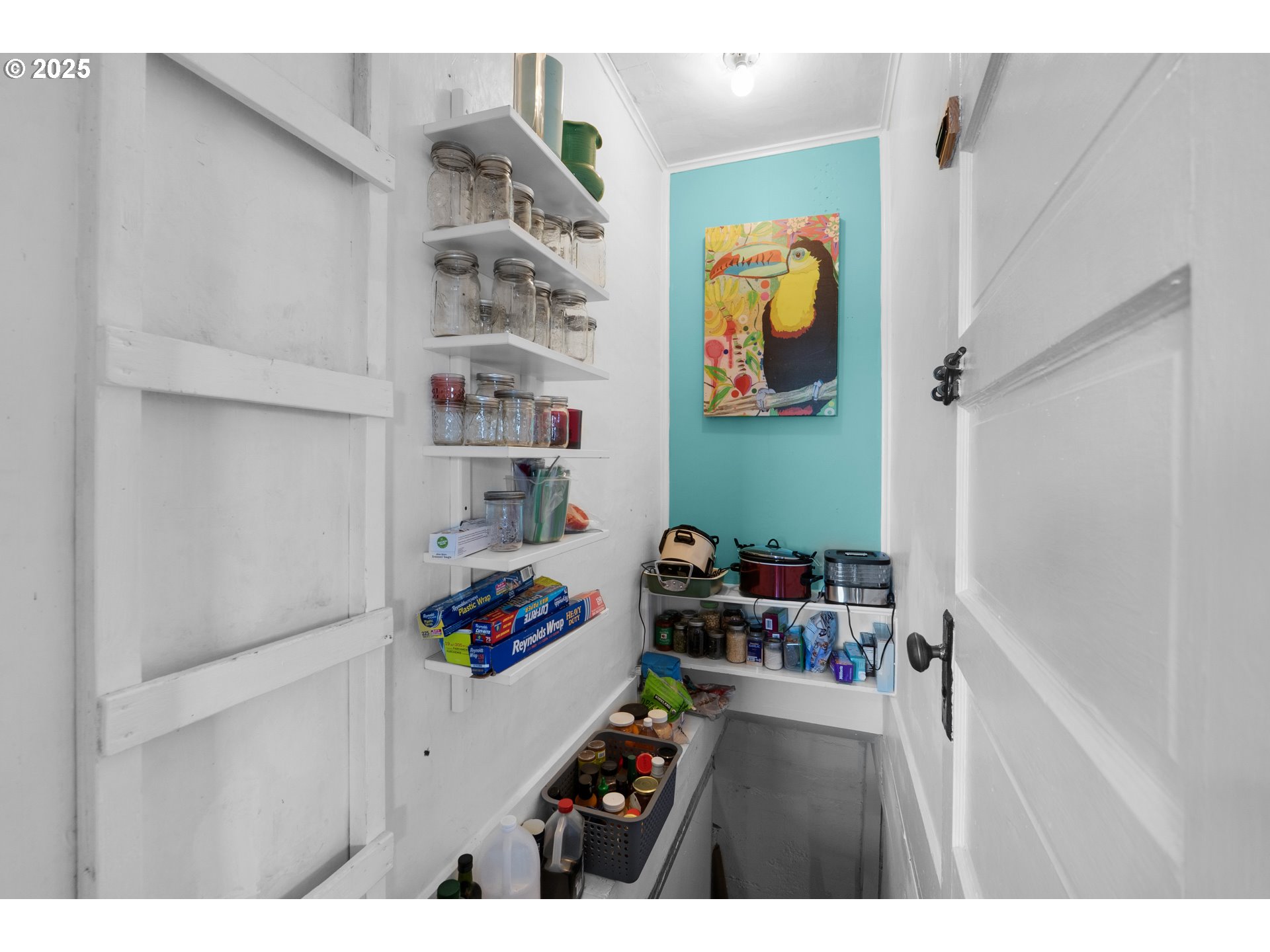 435 W MARINE DR