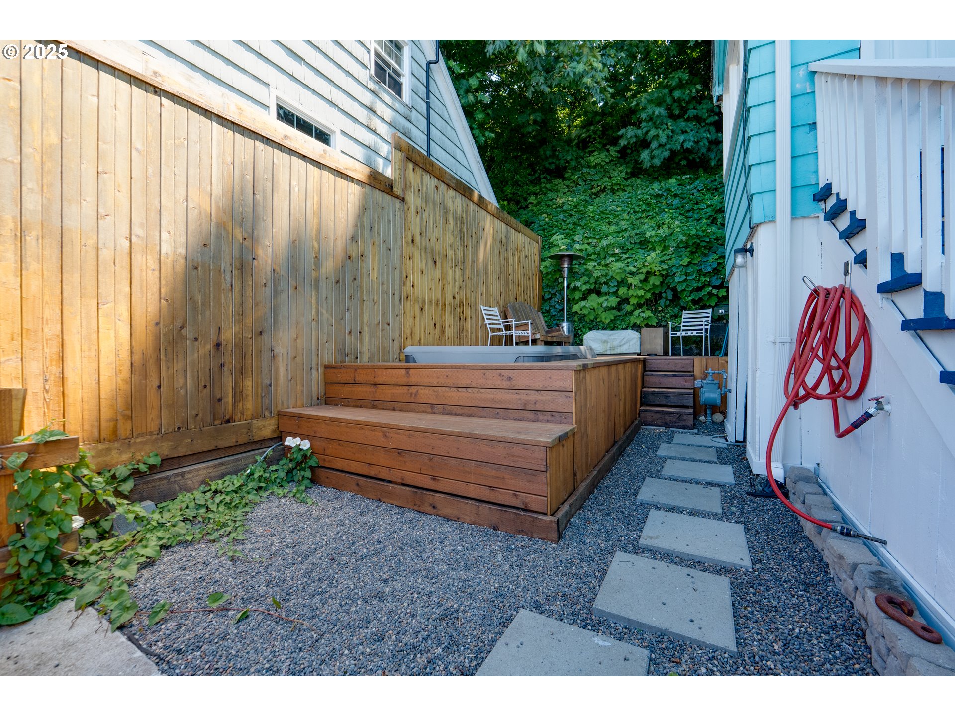 435 W MARINE DR