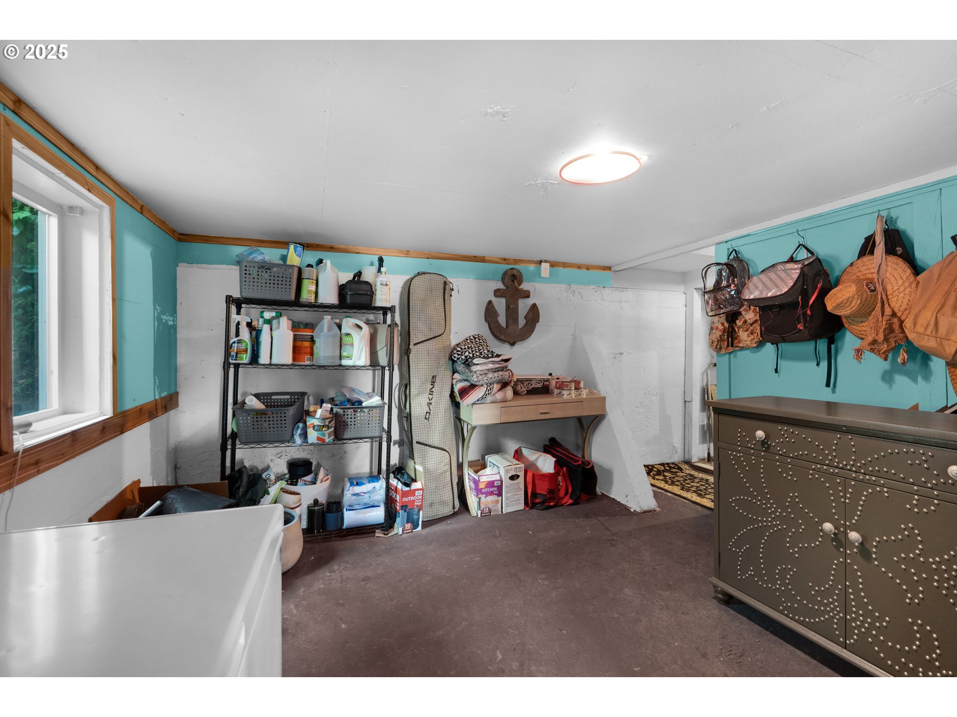 435 W MARINE DR