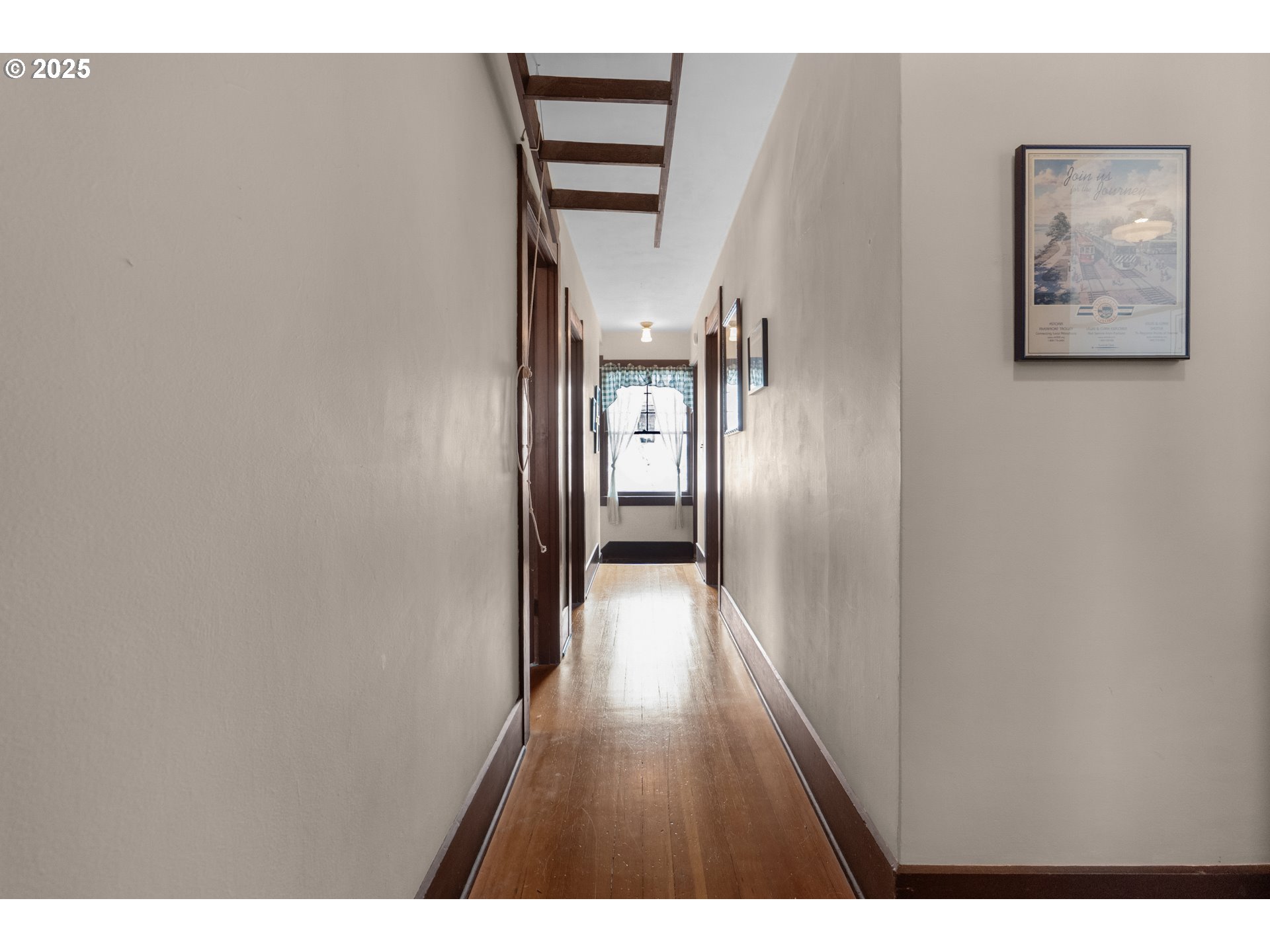 1528 IRVING AVE