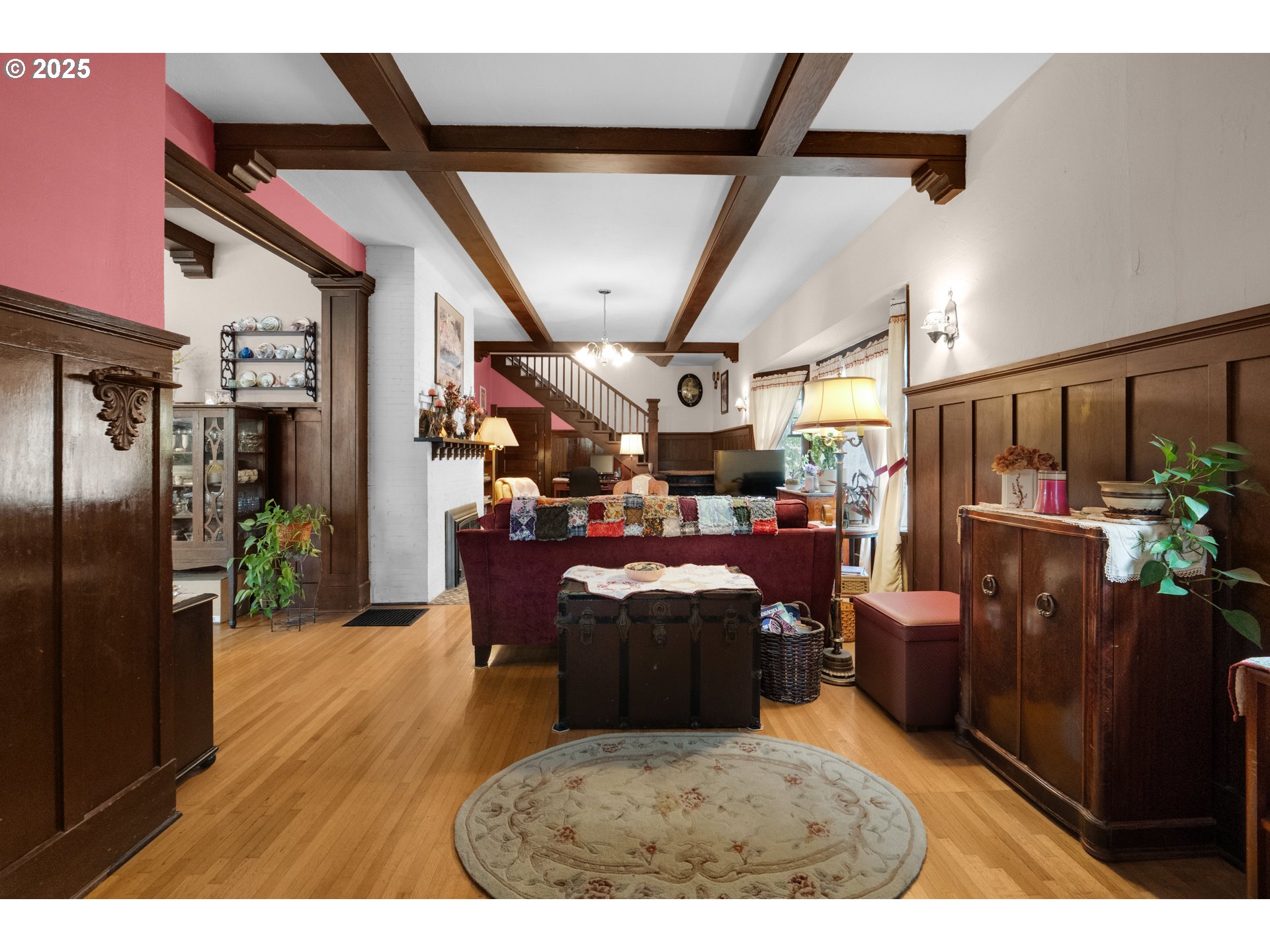 1528 IRVING AVE
