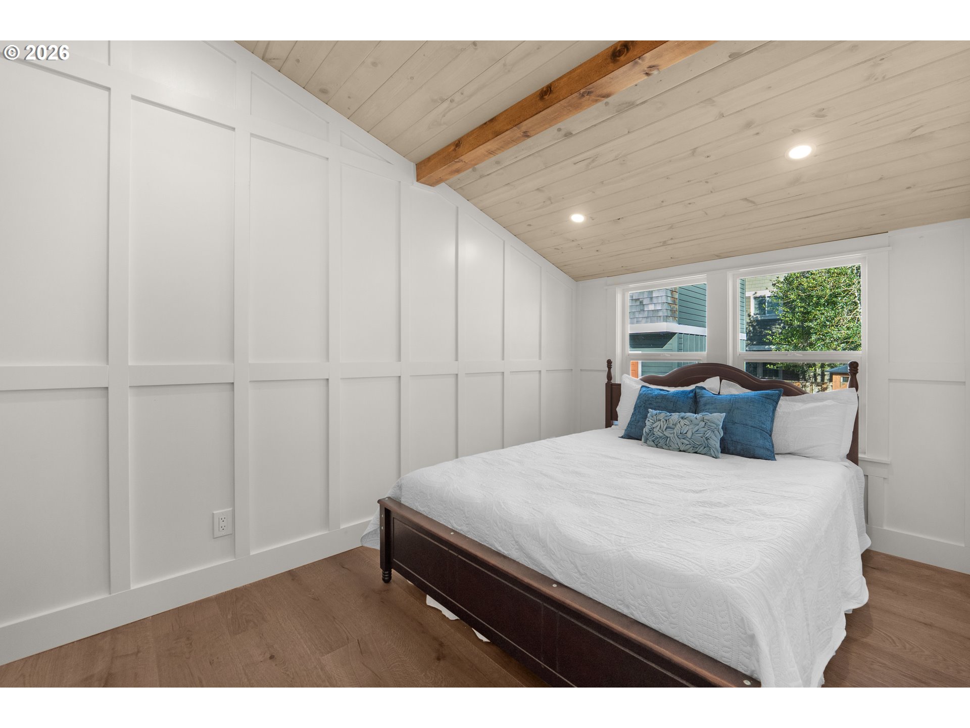 324 6TH AVE