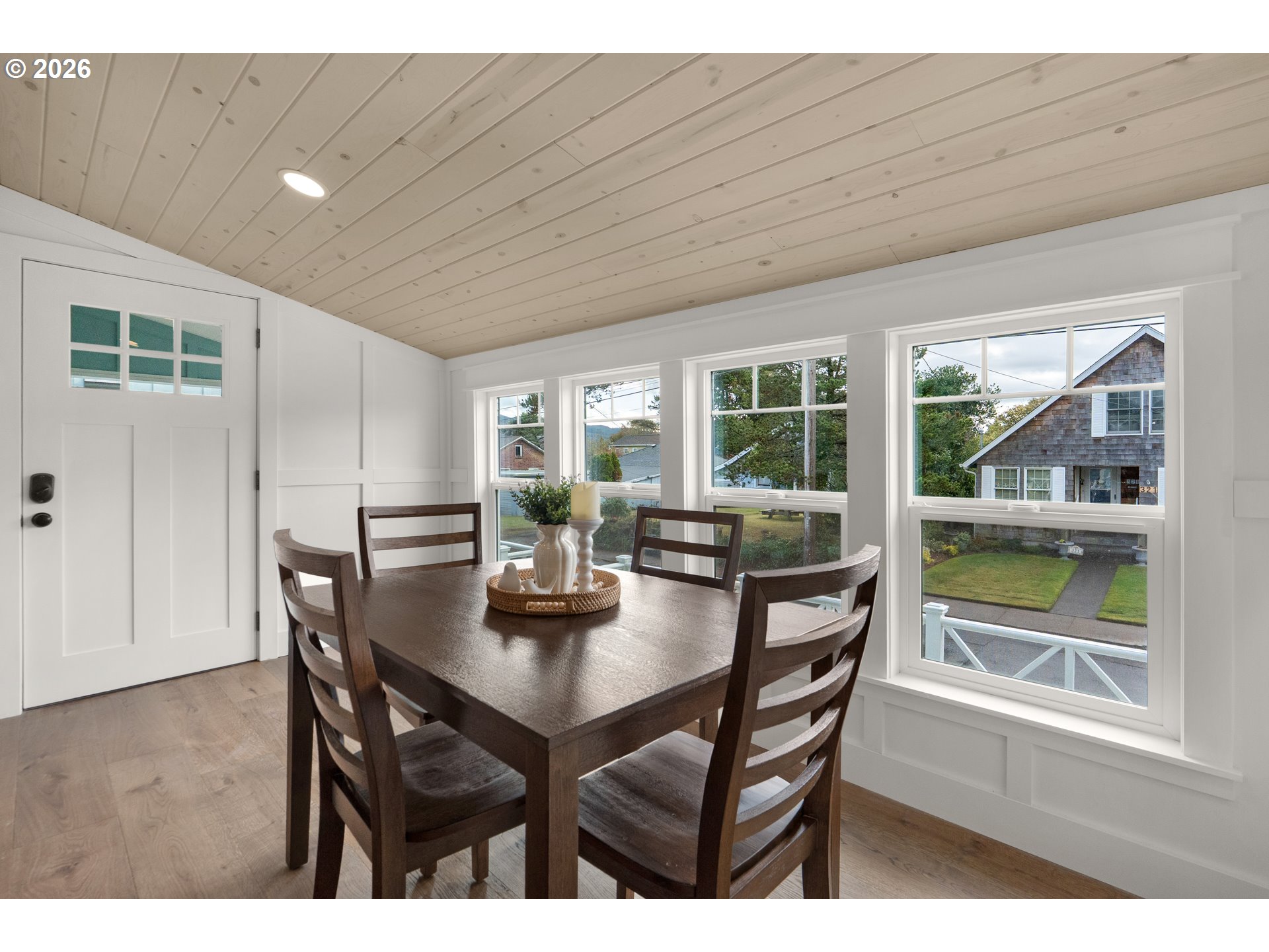 324 6TH AVE