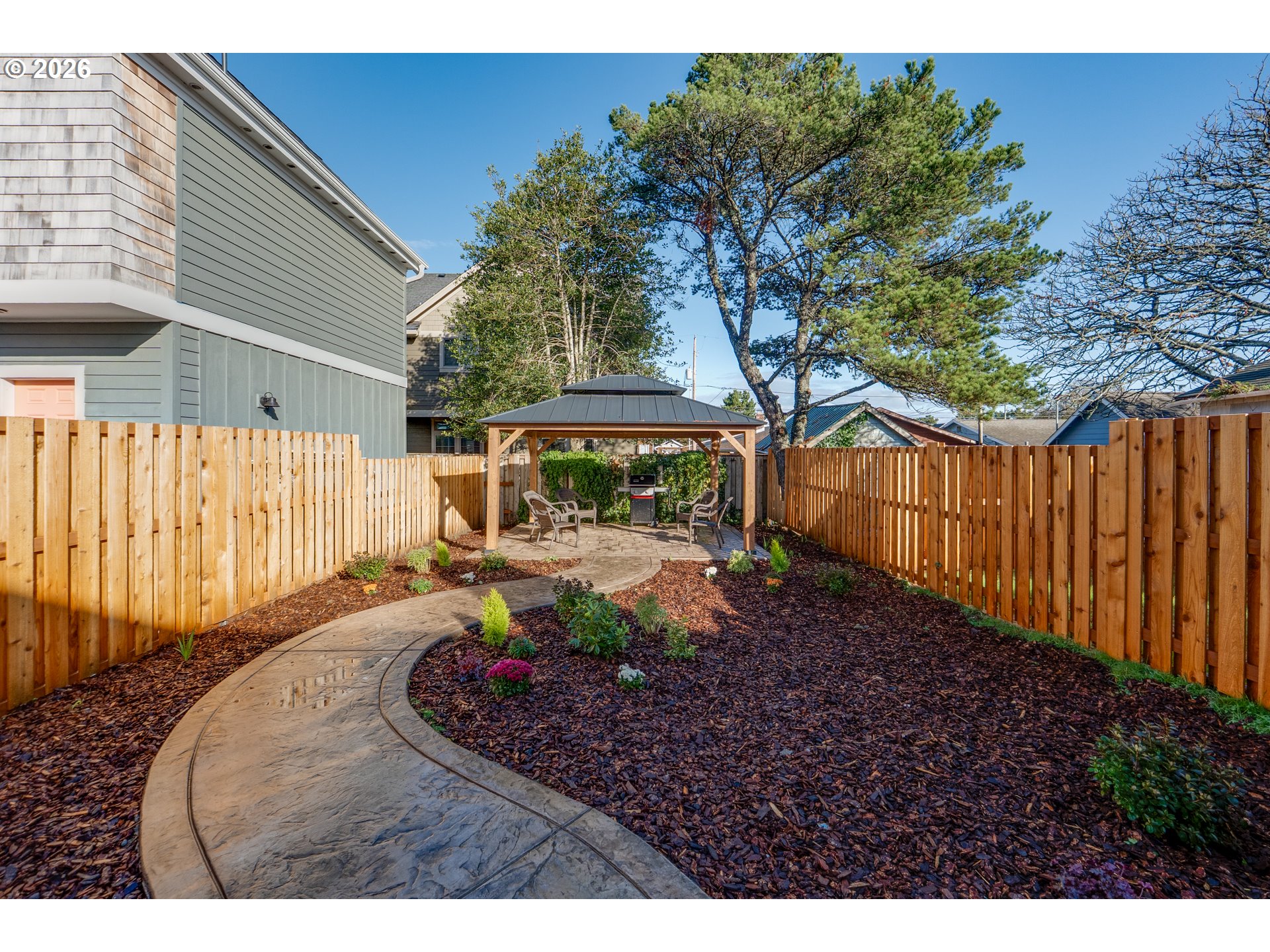 324 6TH AVE