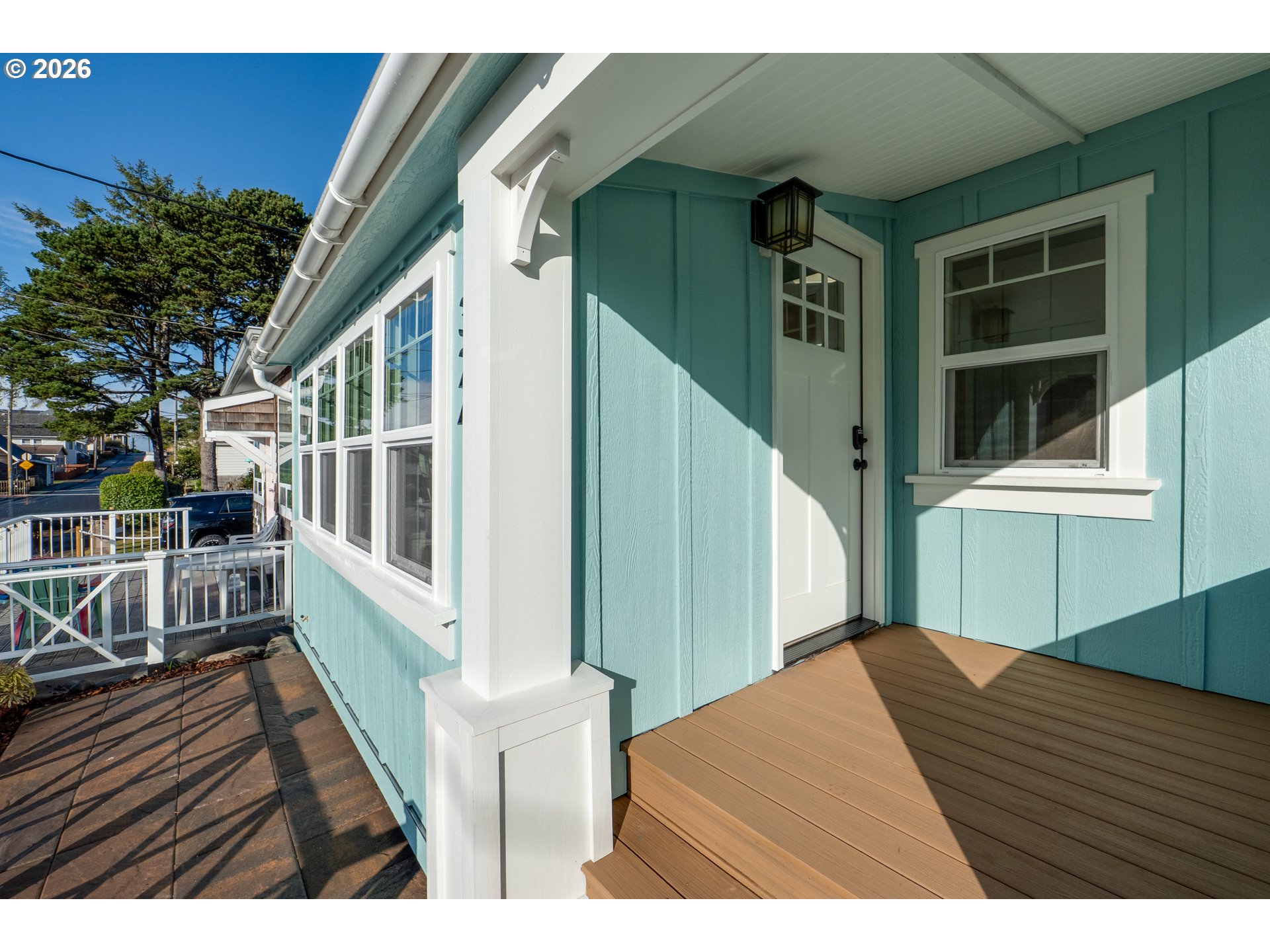 324 6TH AVE