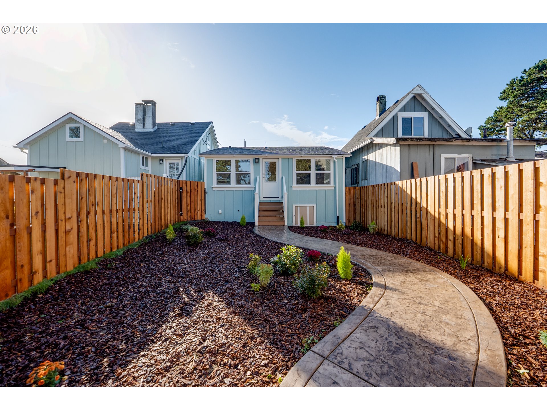 324 6TH AVE