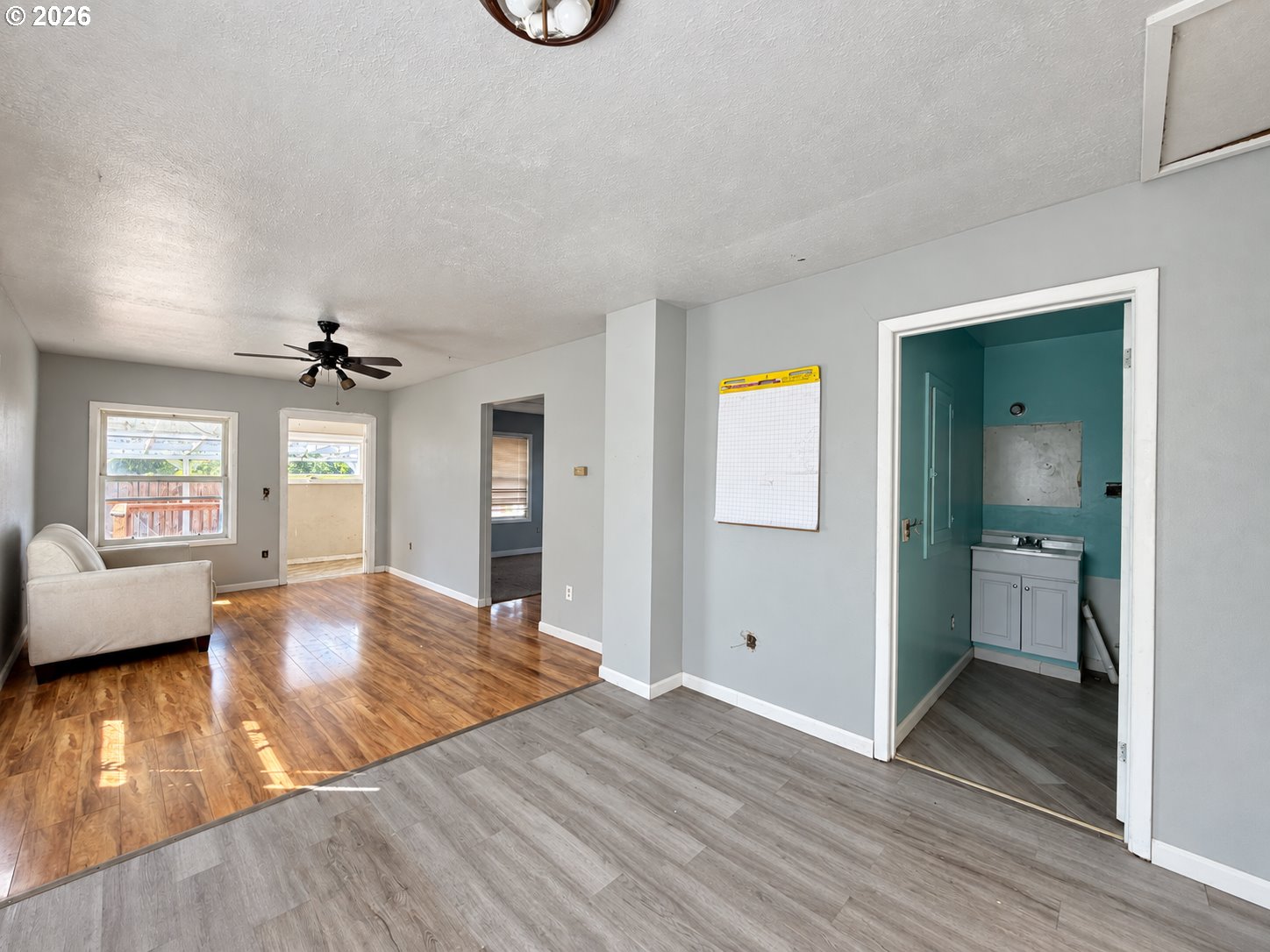 1062 NW WARRENTON DR