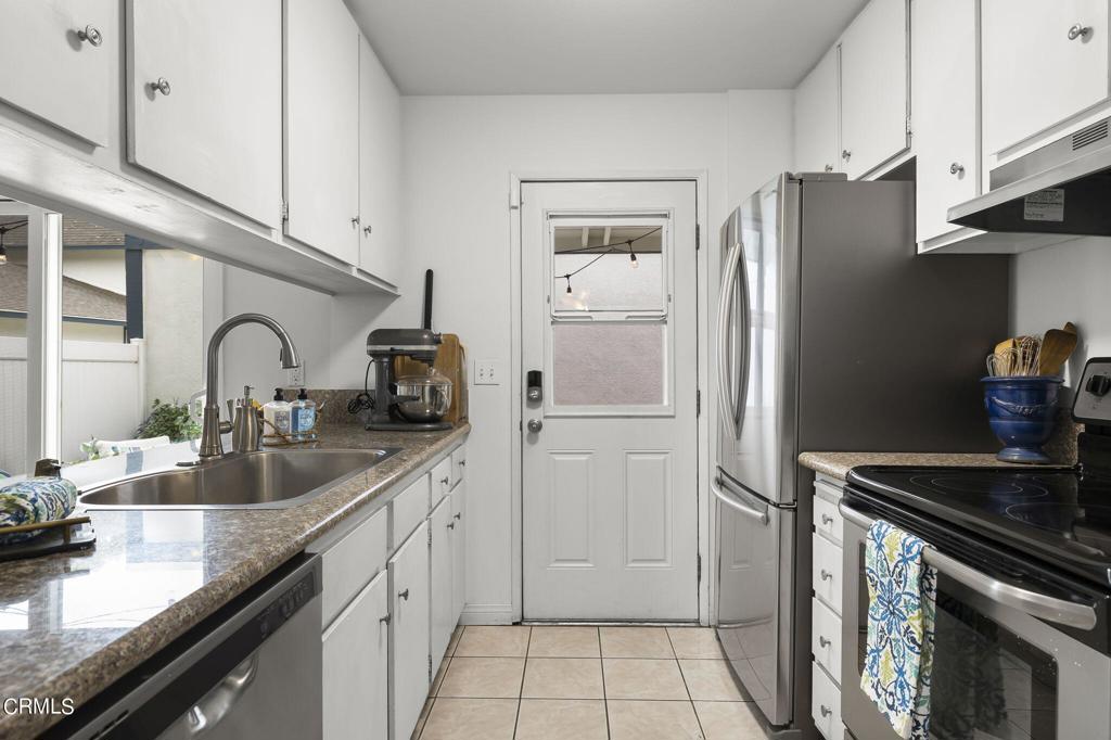 2204 Miramar Walk