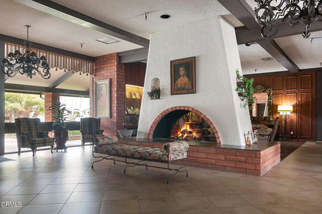 1215 Anchors Way Drive 129