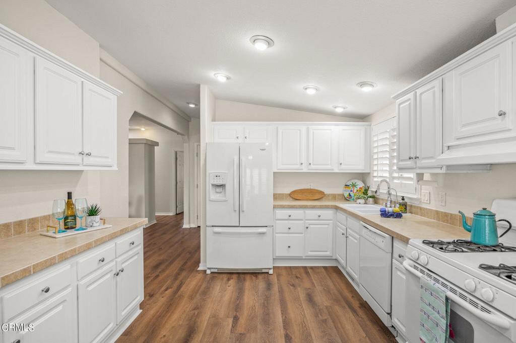 1215 Anchors Way Drive 129