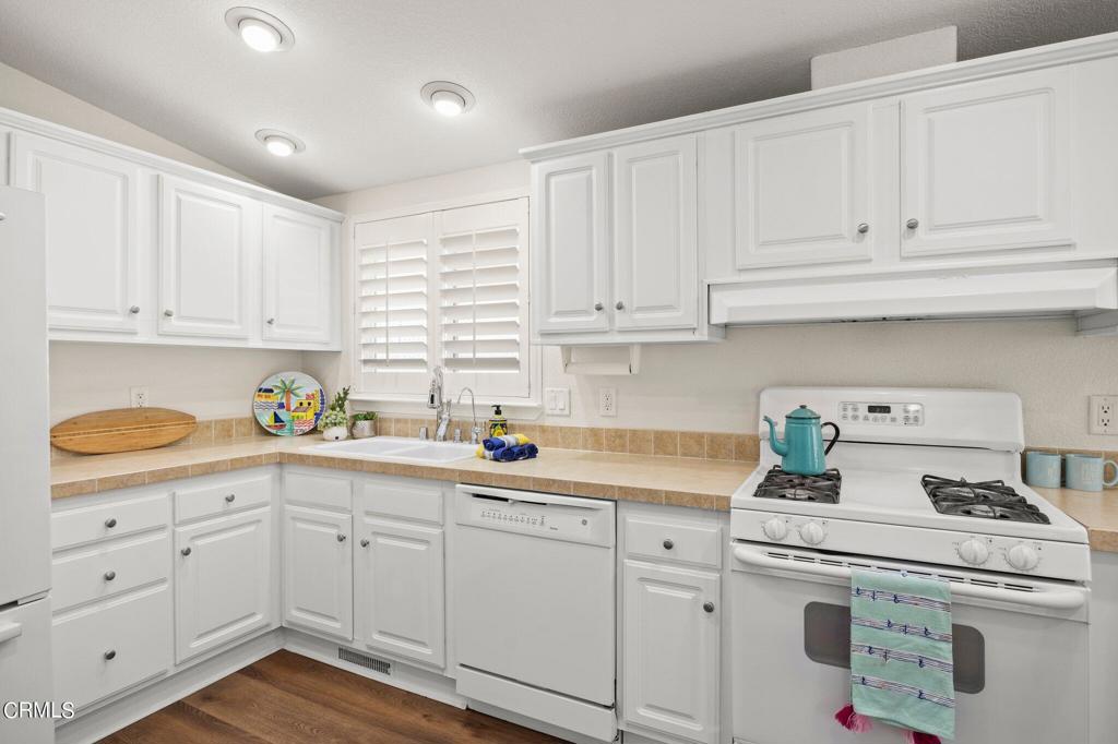 1215 Anchors Way Drive 129