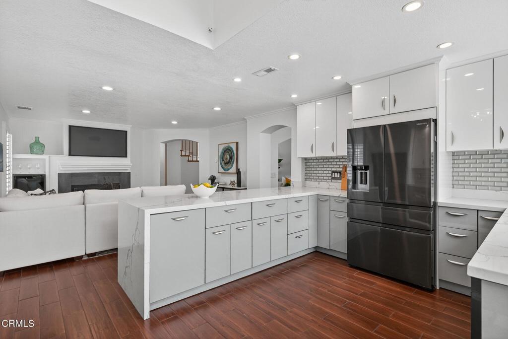 676 Pacific Cove Drive