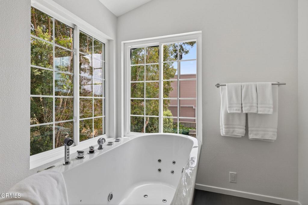 676 Pacific Cove Drive