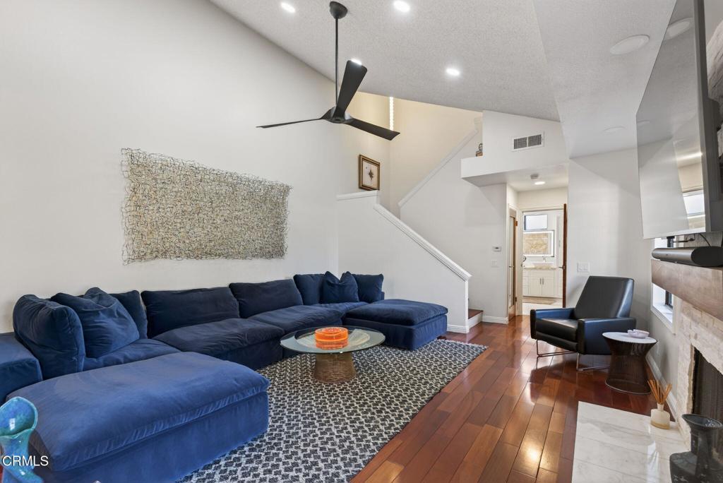 3712 Via Pacifica Walk