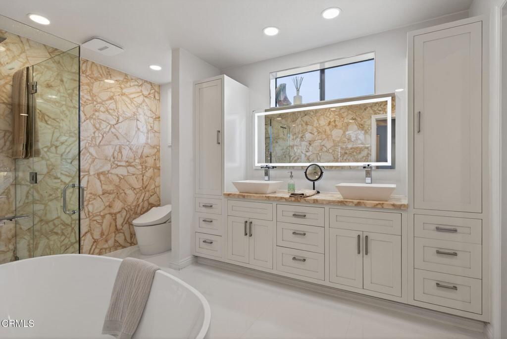 3712 Via Pacifica Walk