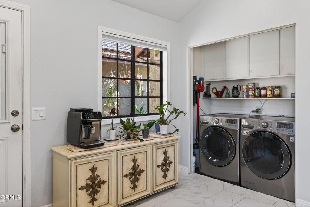 3712 Via Pacifica Walk