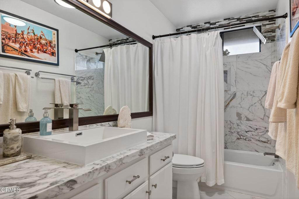 3712 Via Pacifica Walk