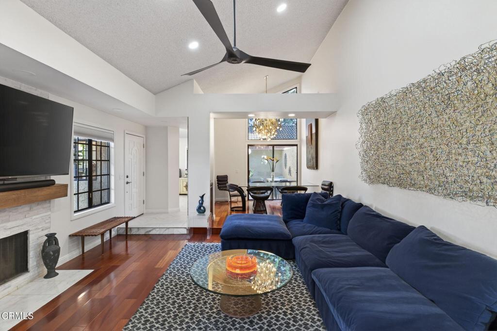 3712 Via Pacifica Walk