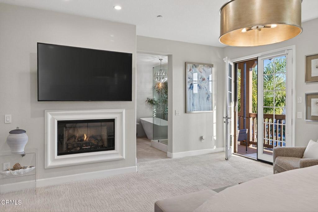 4045 Harbour Island Lane