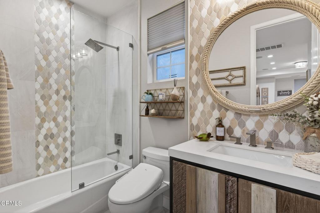 4045 Harbour Island Lane