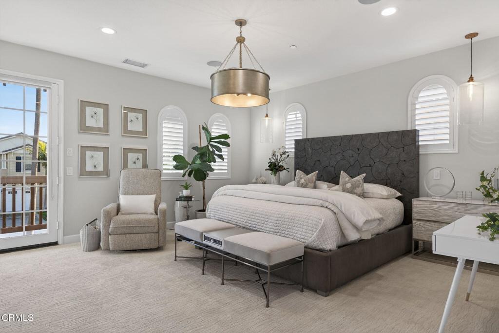 4045 Harbour Island Lane