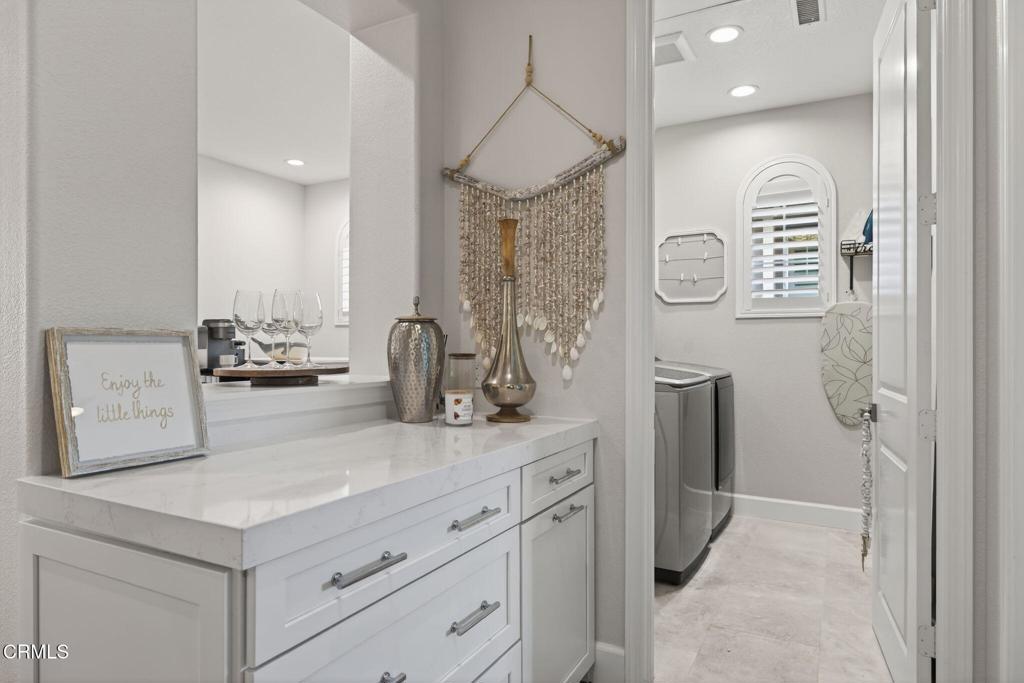 4045 Harbour Island Lane