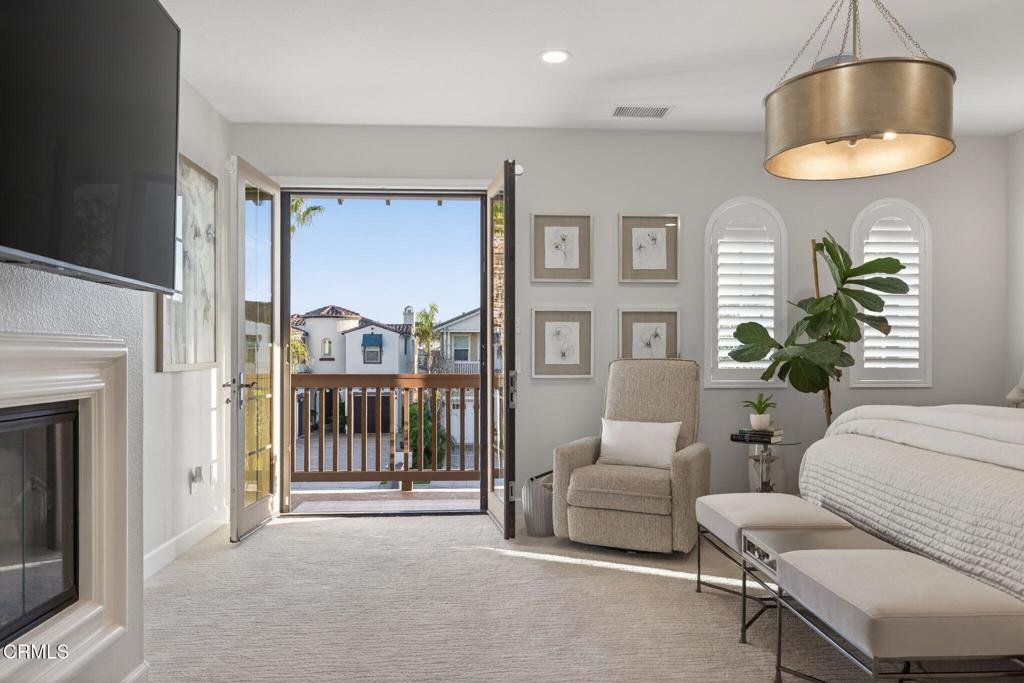 4045 Harbour Island Lane