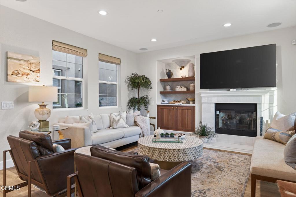 4045 Harbour Island Lane