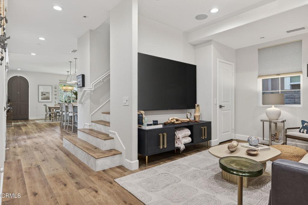 4045 Harbour Island Lane