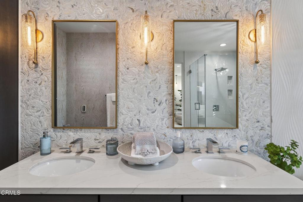 4045 Harbour Island Lane