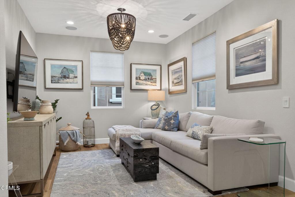 4045 Harbour Island Lane