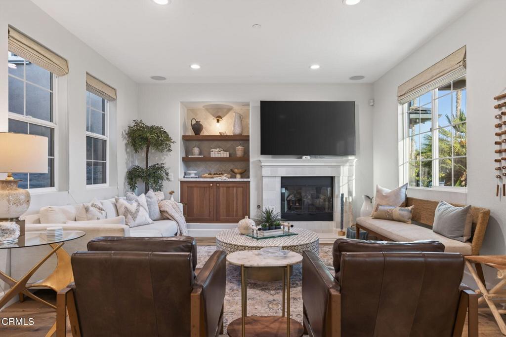 4045 Harbour Island Lane