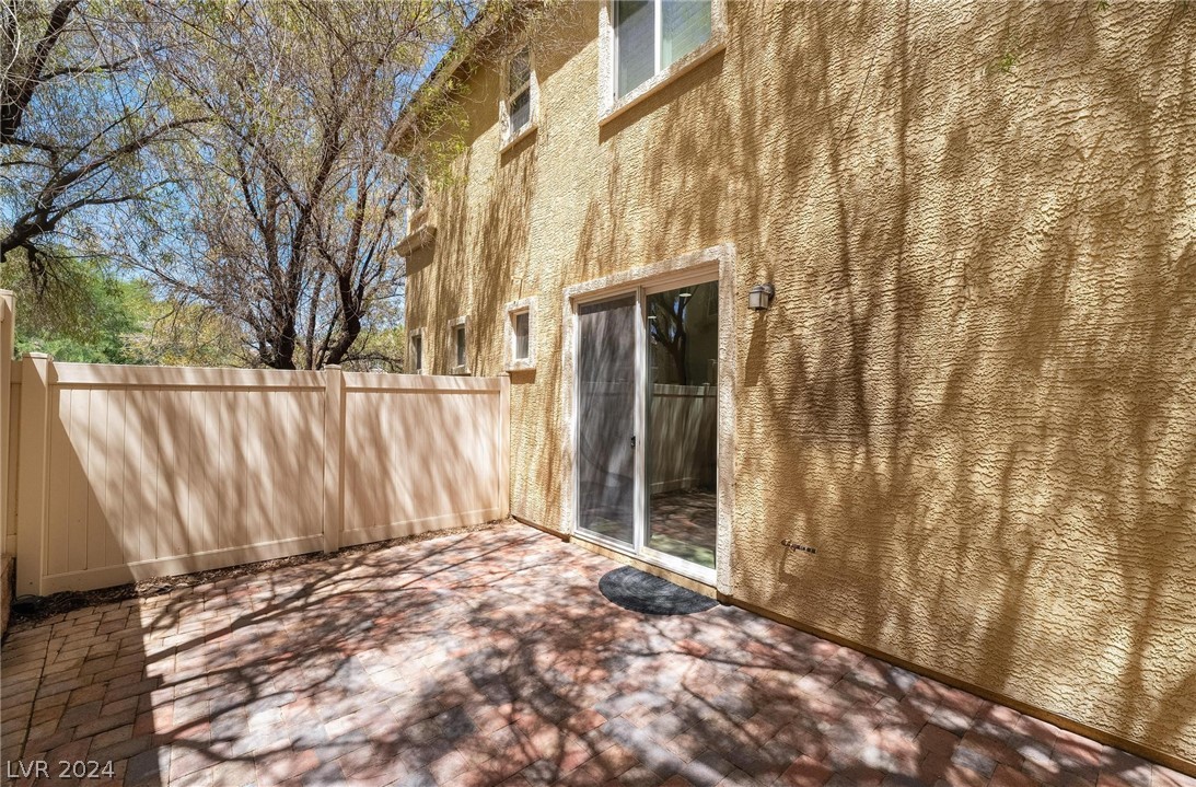 2076 Danzinger Place