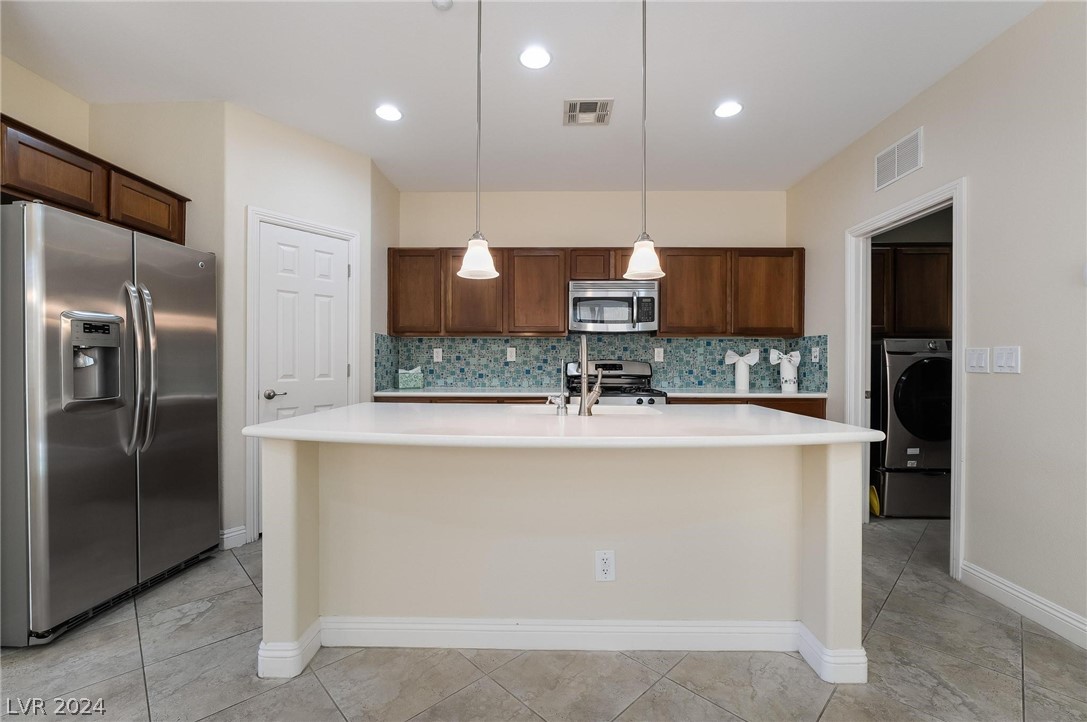 2076 Danzinger Place