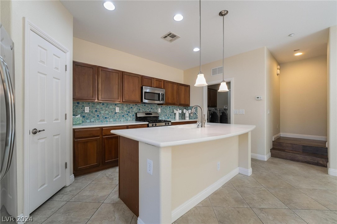 2076 Danzinger Place