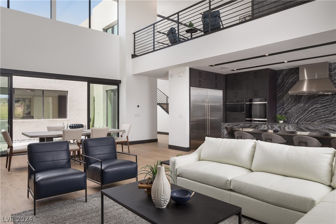 16 Canyon Shores Place