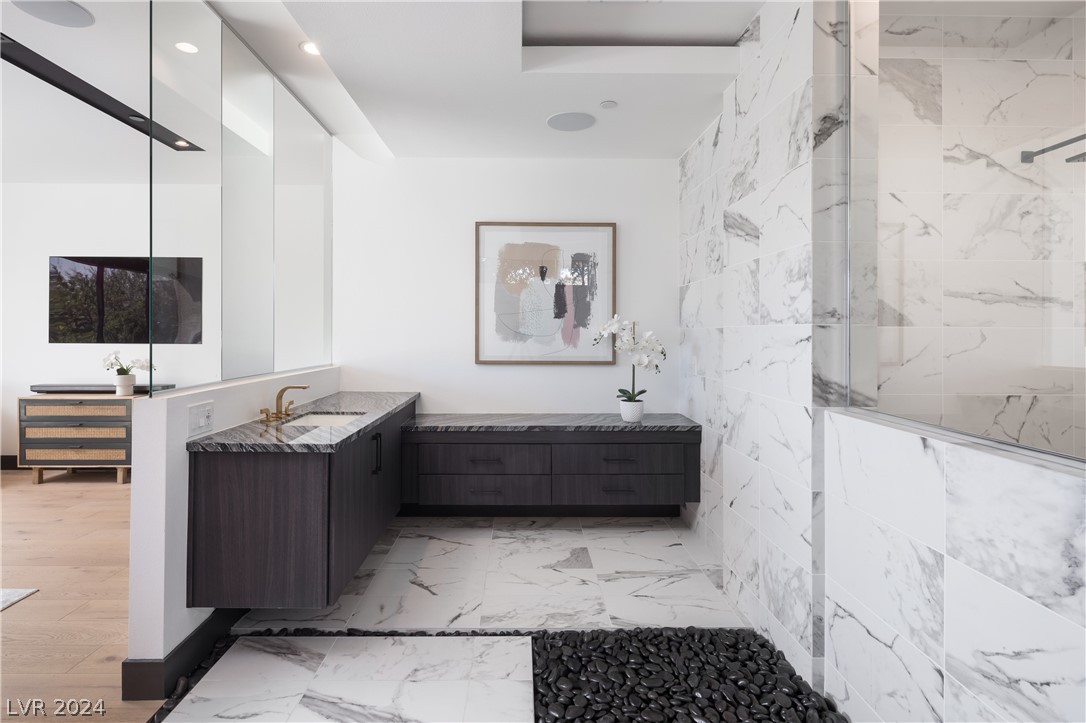 16 Canyon Shores Place