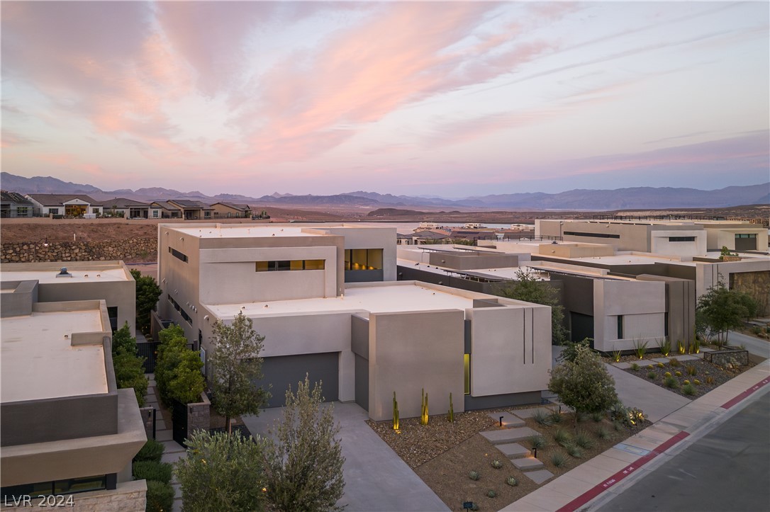 16 Canyon Shores Place